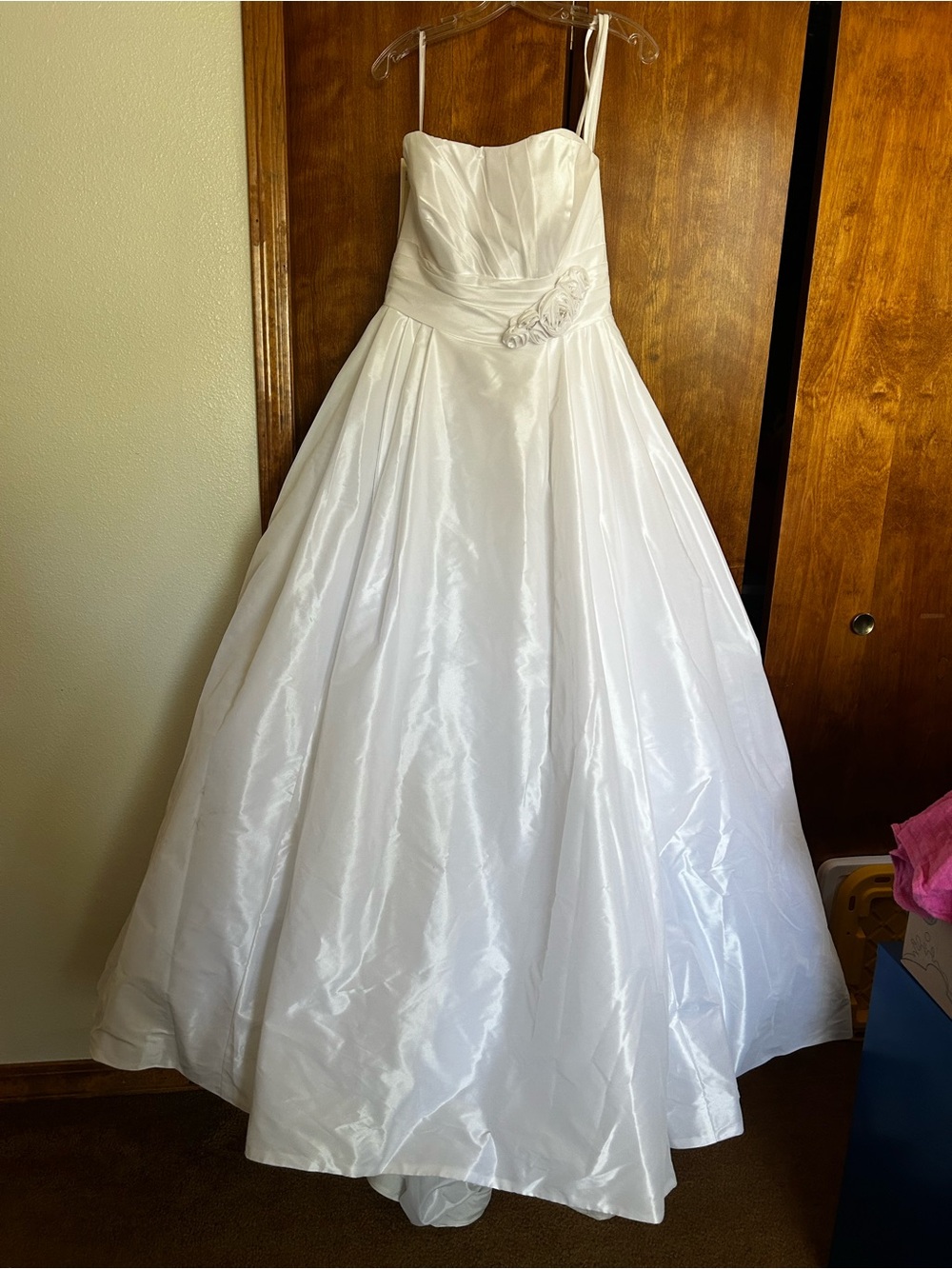 Classic White Strapless Ball Gown Wedding Dress